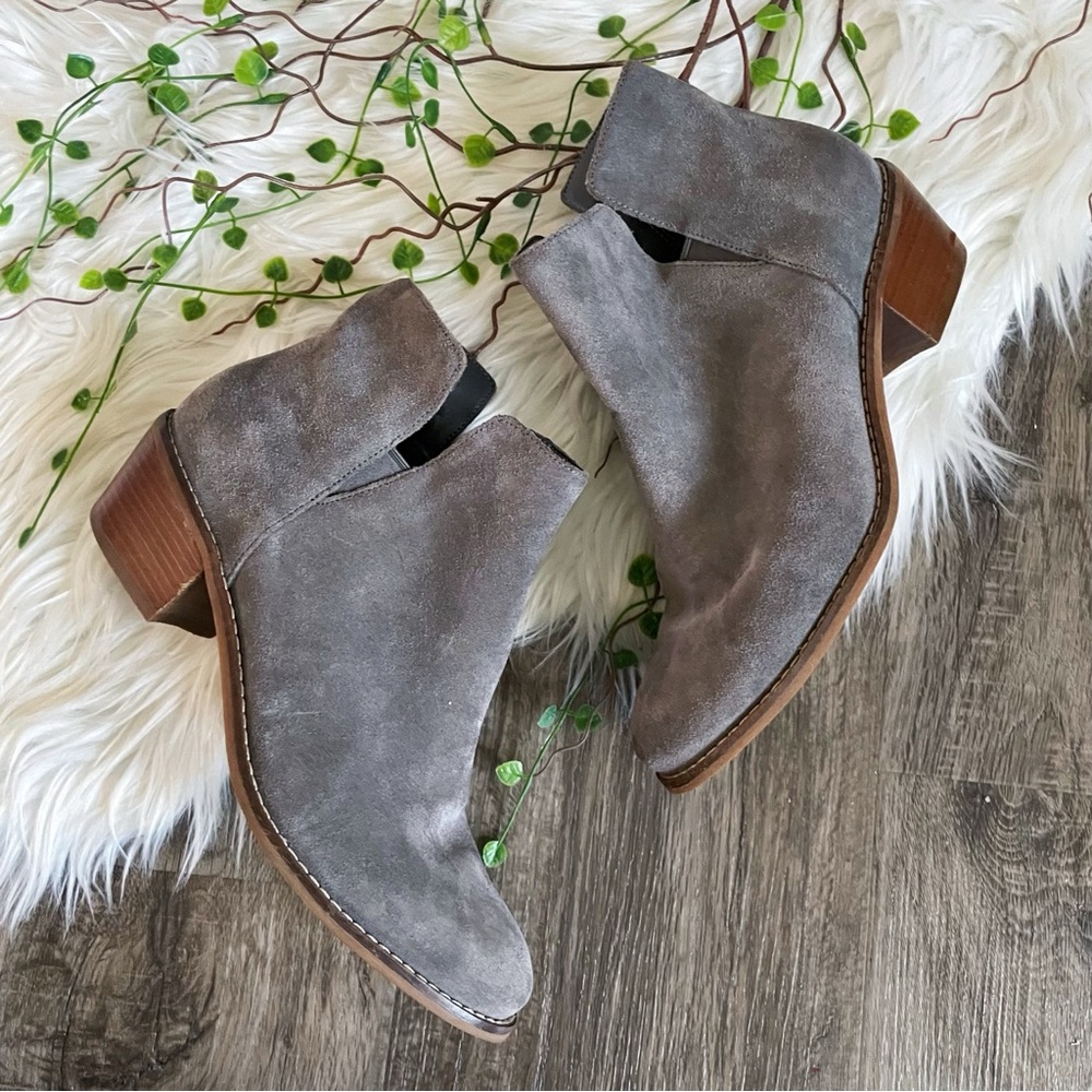 Cole Haan Abbot Bootie Gray Suede Ankle Boot Size 7 B